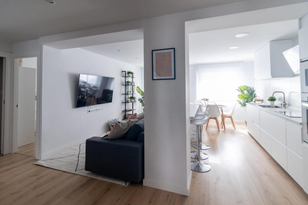 Lujoso Apartamento Entre 2 Playas Con Garaje, Wifi Gijón Exterior foto