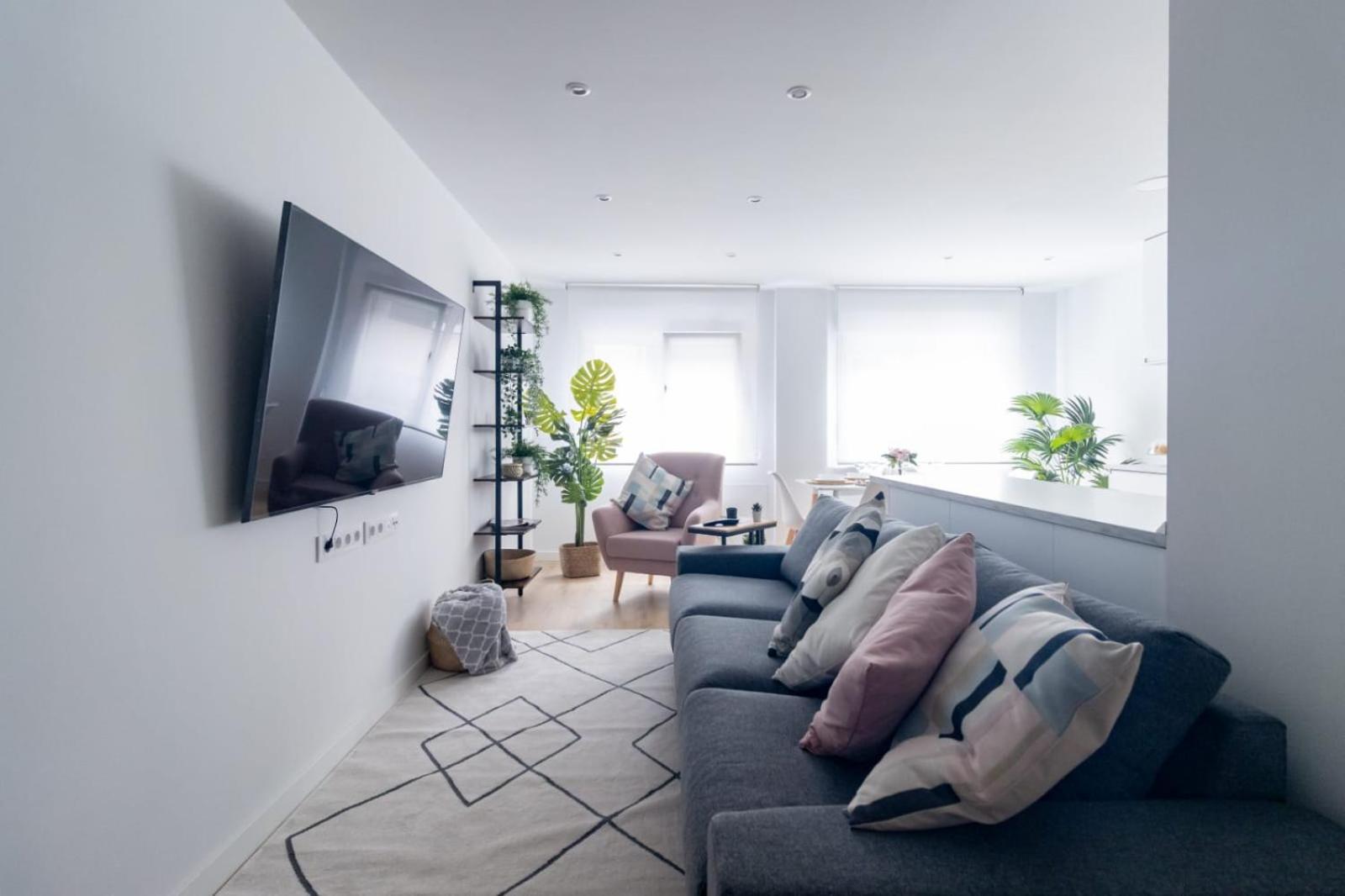 Lujoso Apartamento Entre 2 Playas Con Garaje, Wifi Gijón Exterior foto